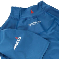 Musto Sunblock Dynamic Short Sleeve Rash Guard - Sky Diver Blue 11 Musto Sunblock Dynamic Short Sleeve Rash Guard - Sky Diver Blue -Mystic Shop 2020 Musto Sunblock Dynamic Rash Guard 81216 586 5